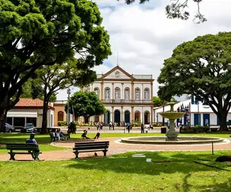 Descubra a História e Atrações da Praça Coronel Pedro Osório no RS