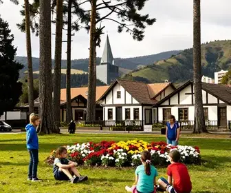 Explorando Gramado e Canela com Crianças: A Diversão em Família na Serra Gaúcha Explorando Gramado e Canela com Crianças: A Diversão em Família na Serra Gaúcha